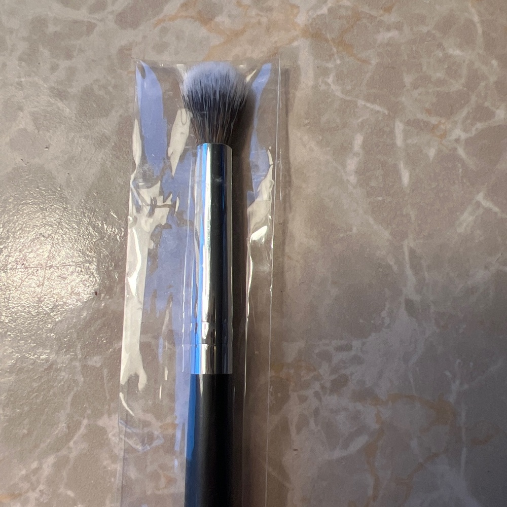 Morphe-M453-Crease Blending Brush